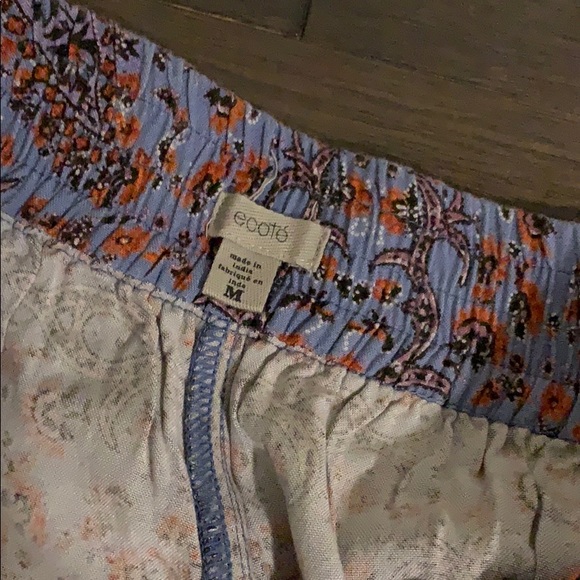 Shorts - Picture 3 of 3